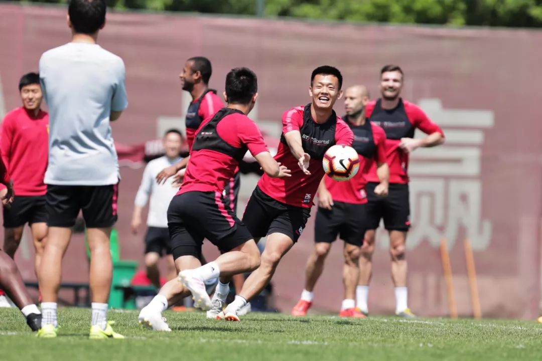 关于华夏幸福遭遇困境，球队备战切忌大意的信息