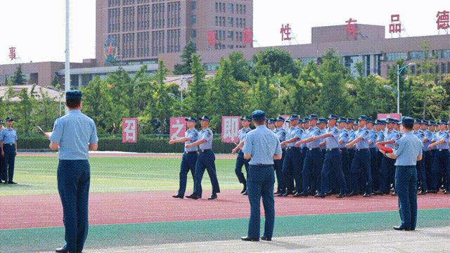 包含改写为:联赛再掀浪潮，球队士气高涨的词条