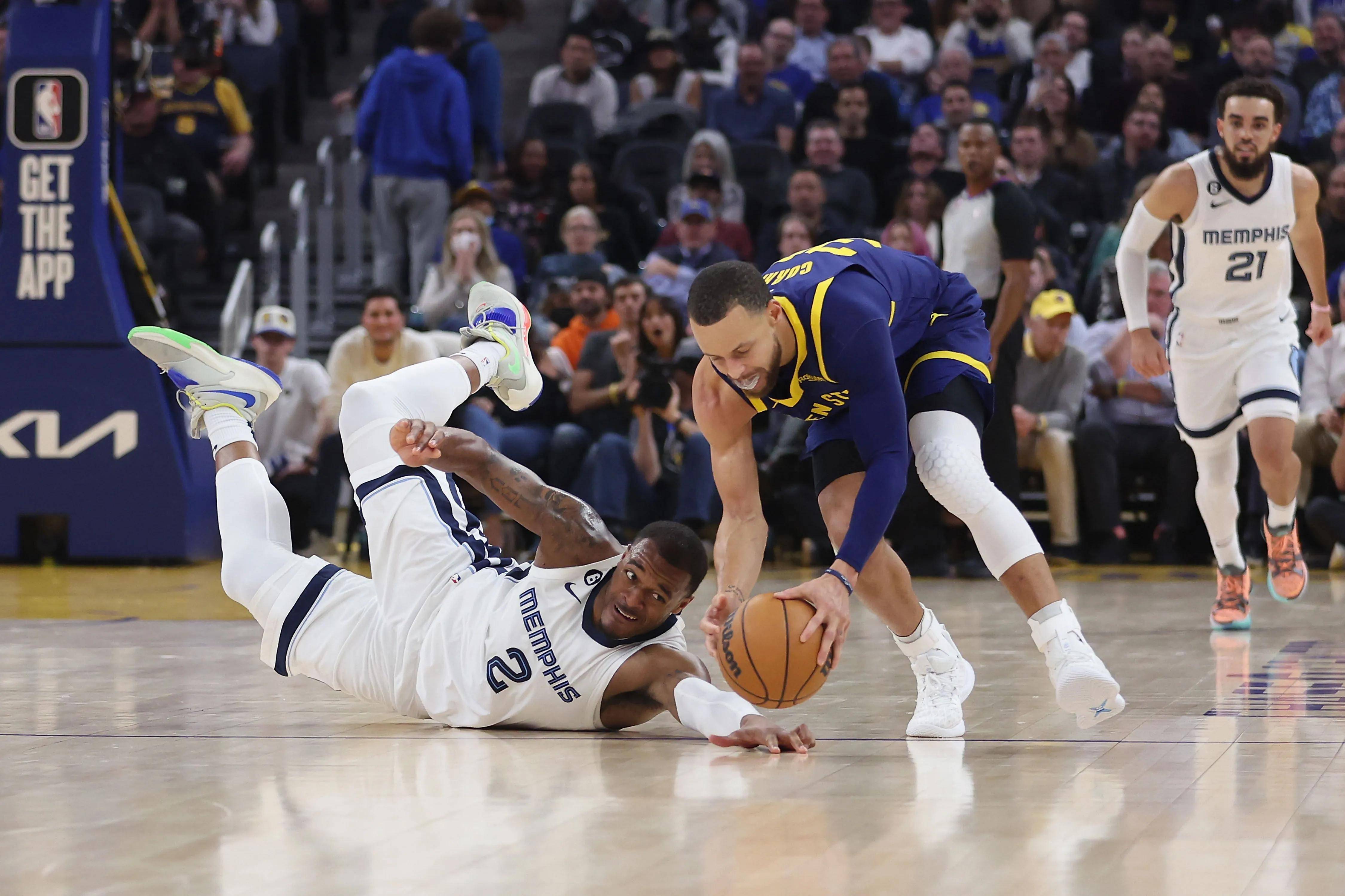 NBA焦点战：勇士vs法国队，逆转引发球迷沸腾的简单介绍