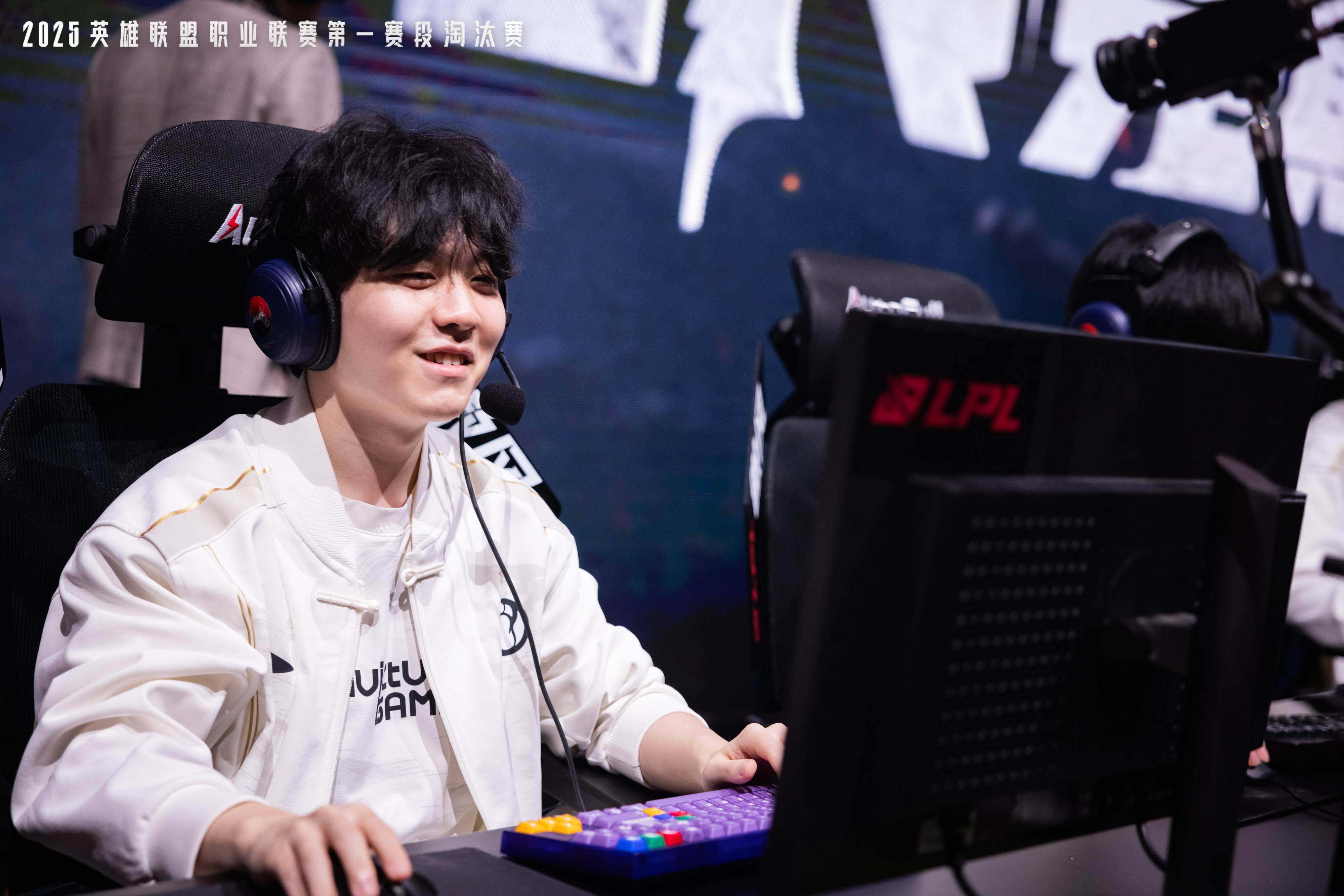 关于英雄联盟总决赛即将打响，冠军归属成谜的信息