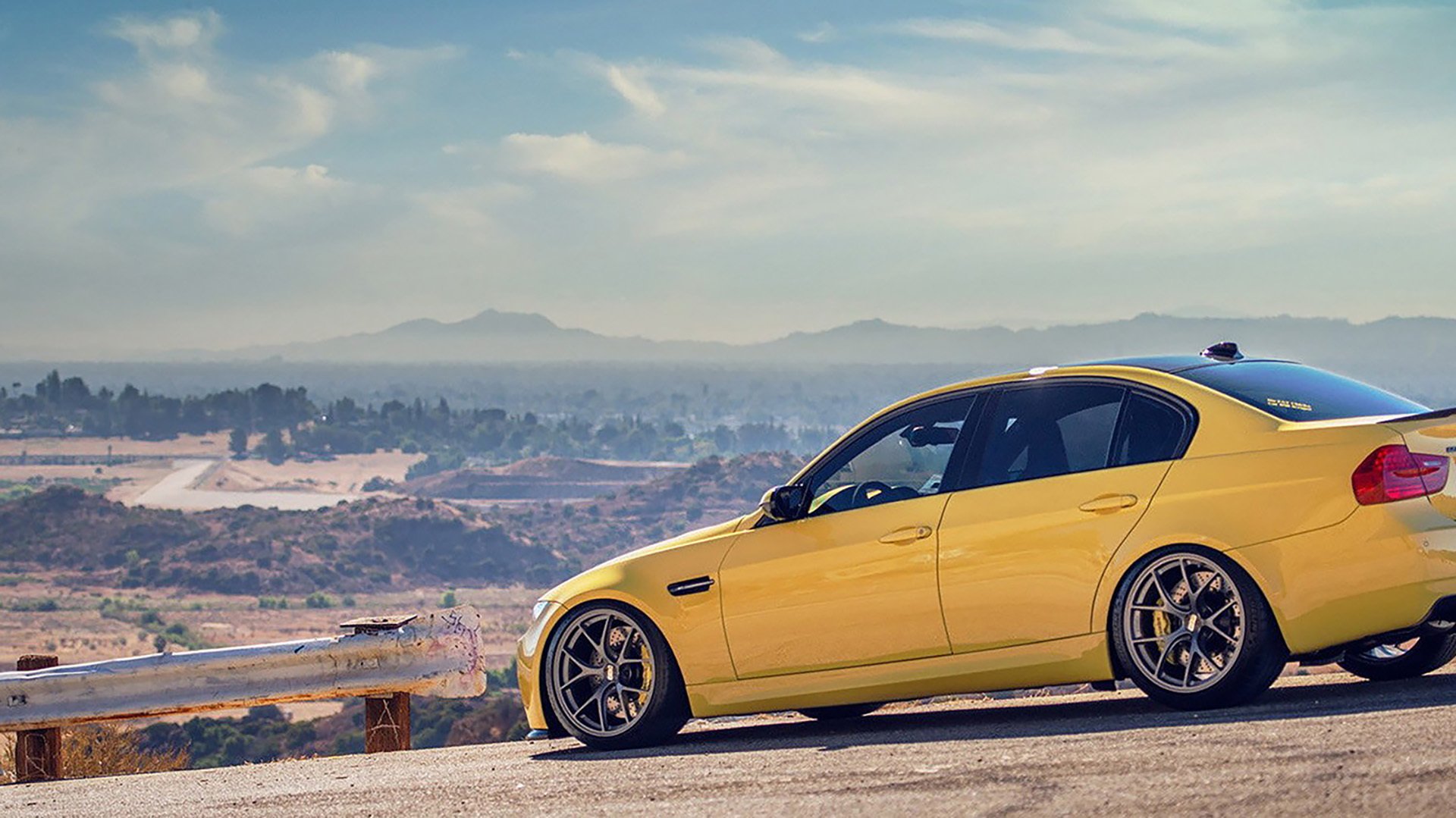 爱游戏娱乐-文班亚马状态火热，湖人队稳稳拿下山西队，友谊赛展现篮球魅力